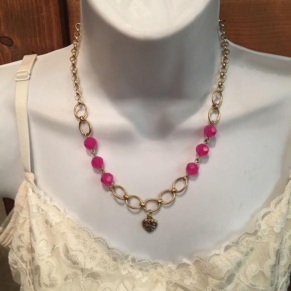 Pink beaded gold link necklace w heart dangle NWT - Picture 4 of 5